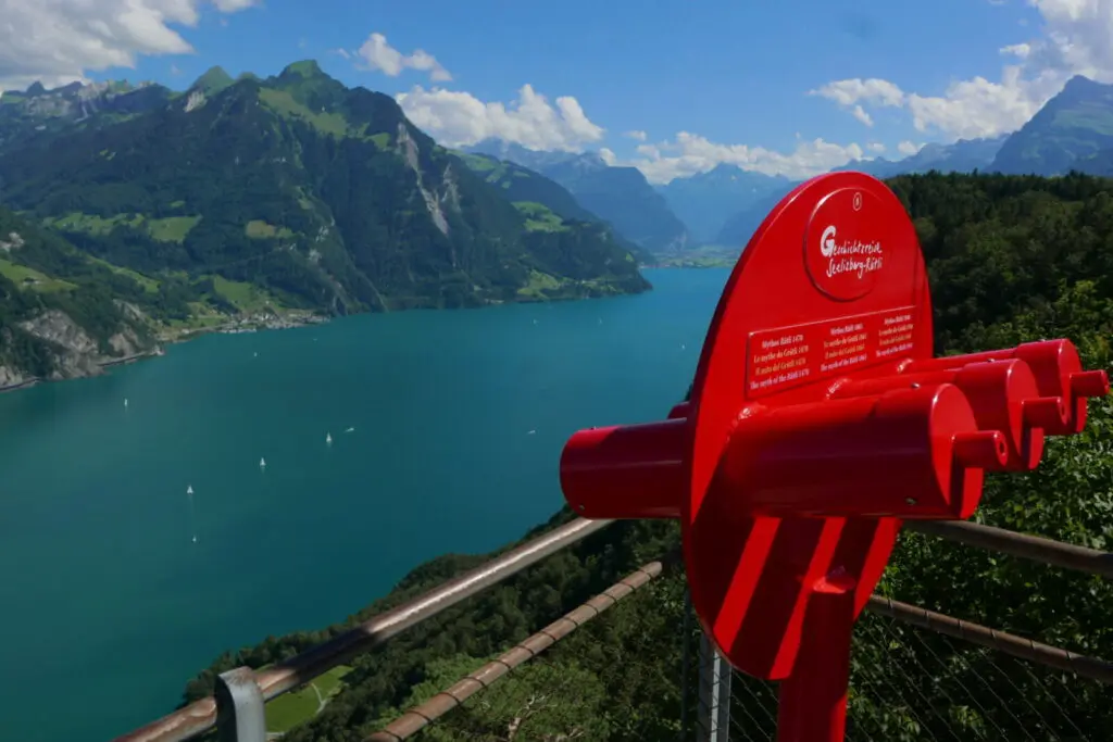 Treib Seelisberg Geschichtsreise Schillerbalkon von der Seite mit Urnersee