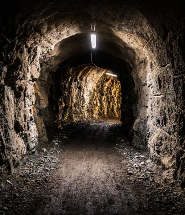 Rotzschlucht tunnnel Foto Christina Bucher Nidwalden Tourismus