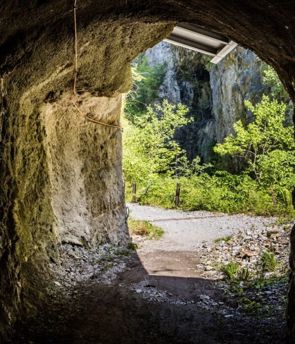 Rotzschlucht tunnnel Foto Nidwalden Tourismus