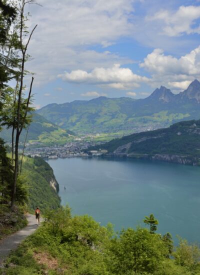 Ruetli Seelisberg Wanderweg mit See und Mythen